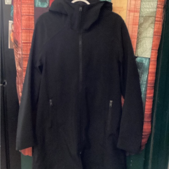 Lululemon Apres Rain Coat - Picture 3 of 5